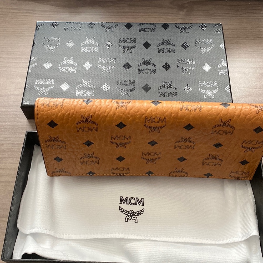 MCM VISETOS LARGE TRIFOLD WALLET
